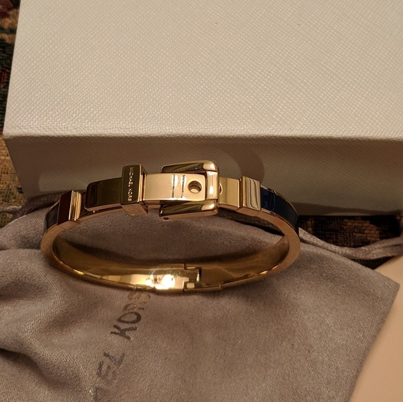 Michael Kors Jewelry - NWOT Michael Kor's Buckle Bracelet